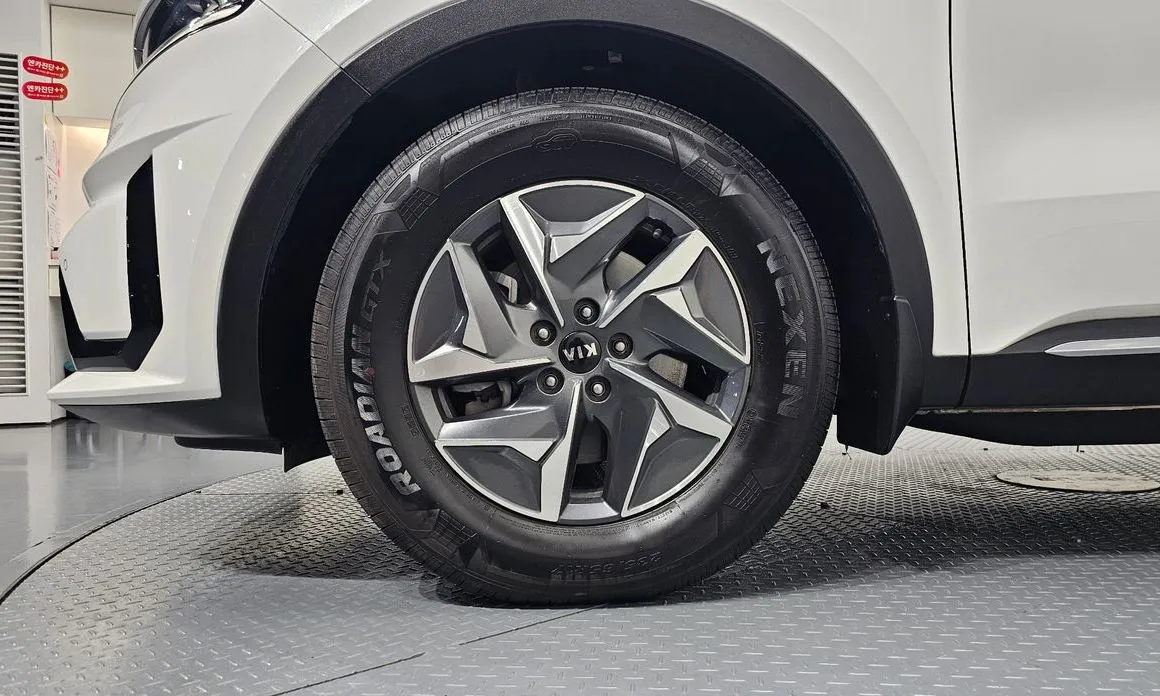 Kia Sorento — фото 9