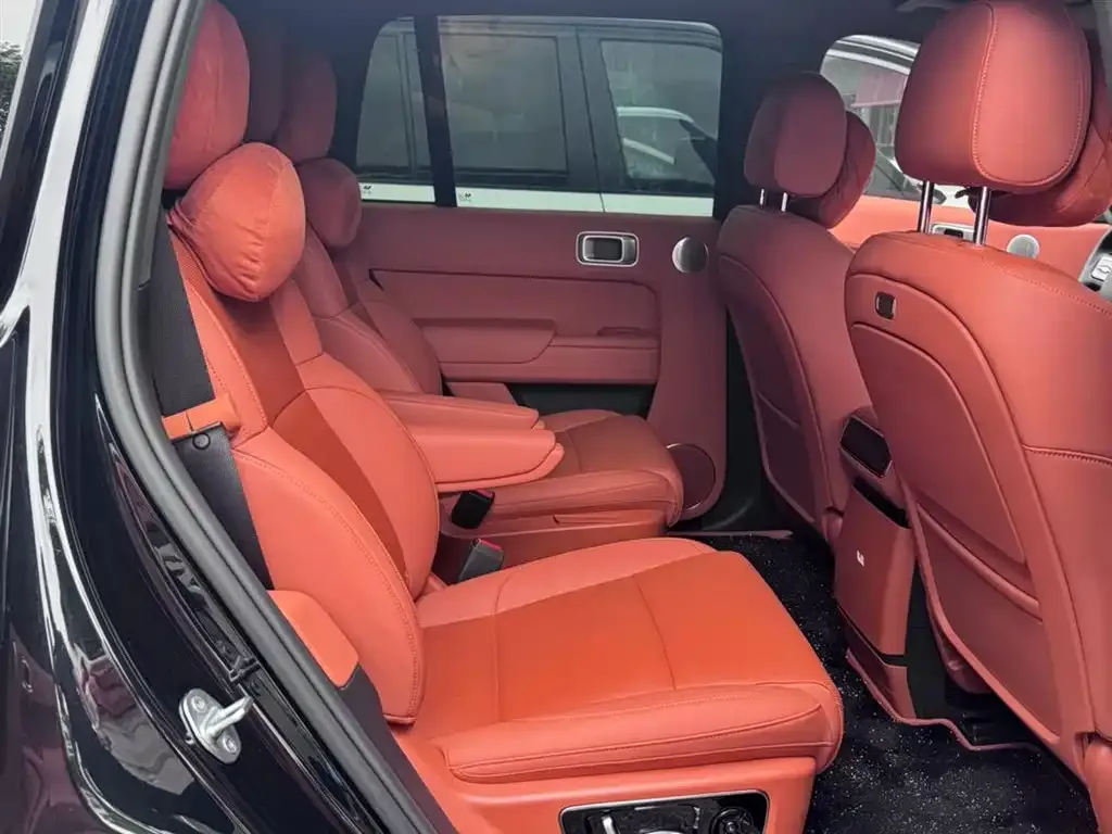 Li Auto L8 — фото 3