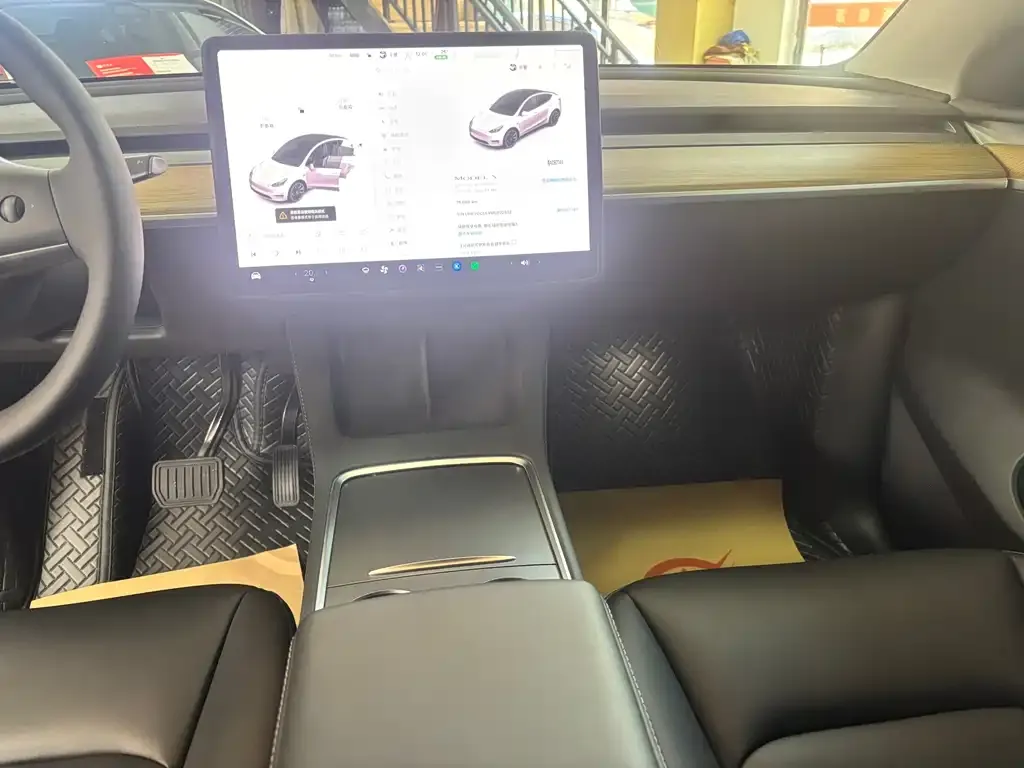 Tesla Model Y — фото 7