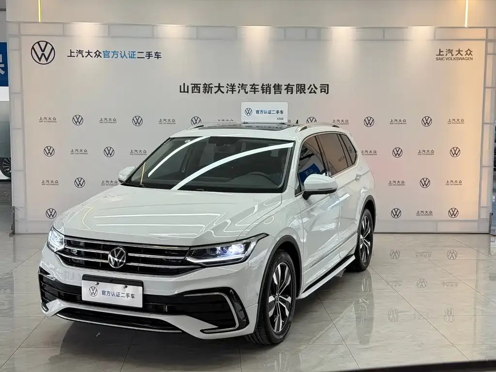 Volkswagen Tiguan L — фото 1