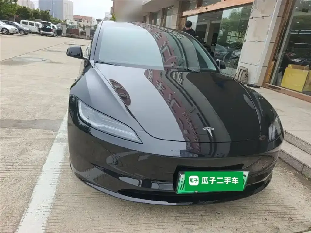 Tesla Model 3 — фото 4