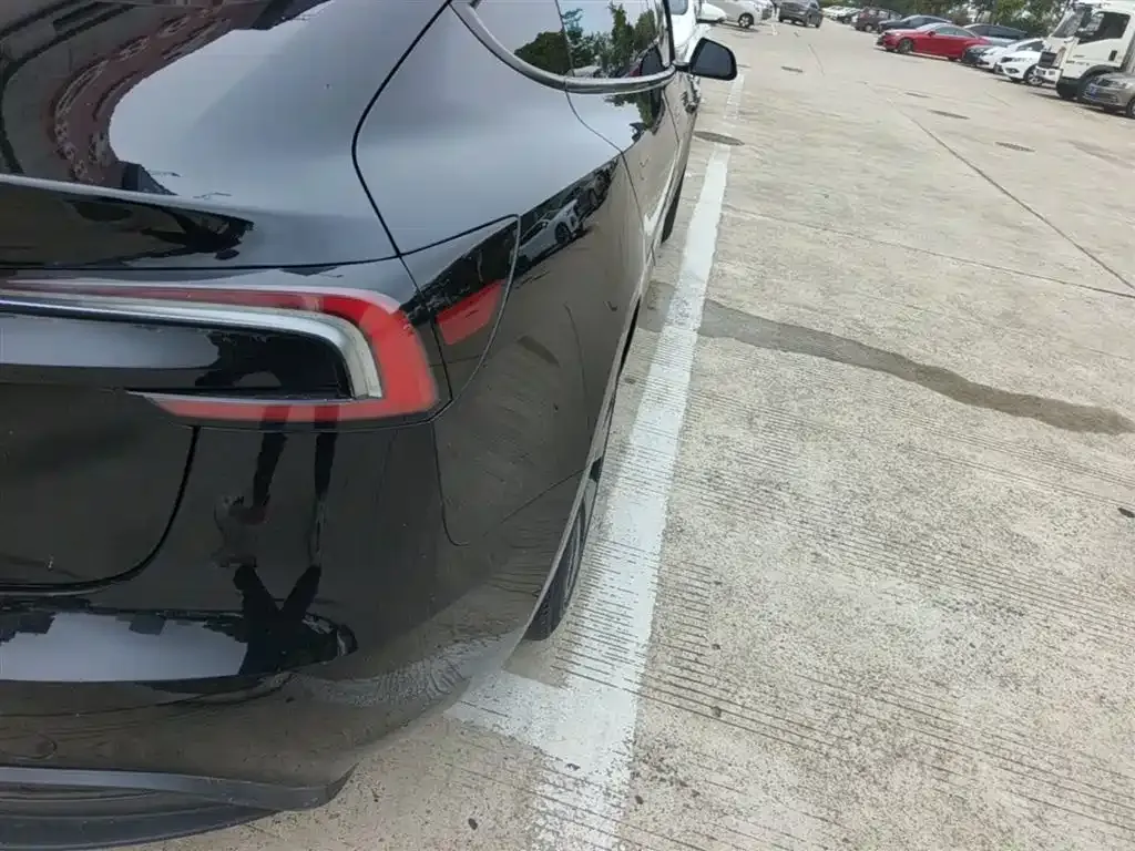 Tesla Model 3 — фото 2