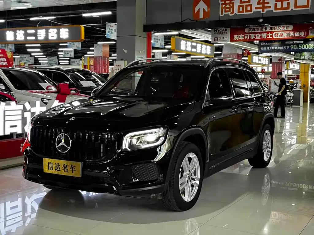 Mercedes-Benz GLB — фото 1