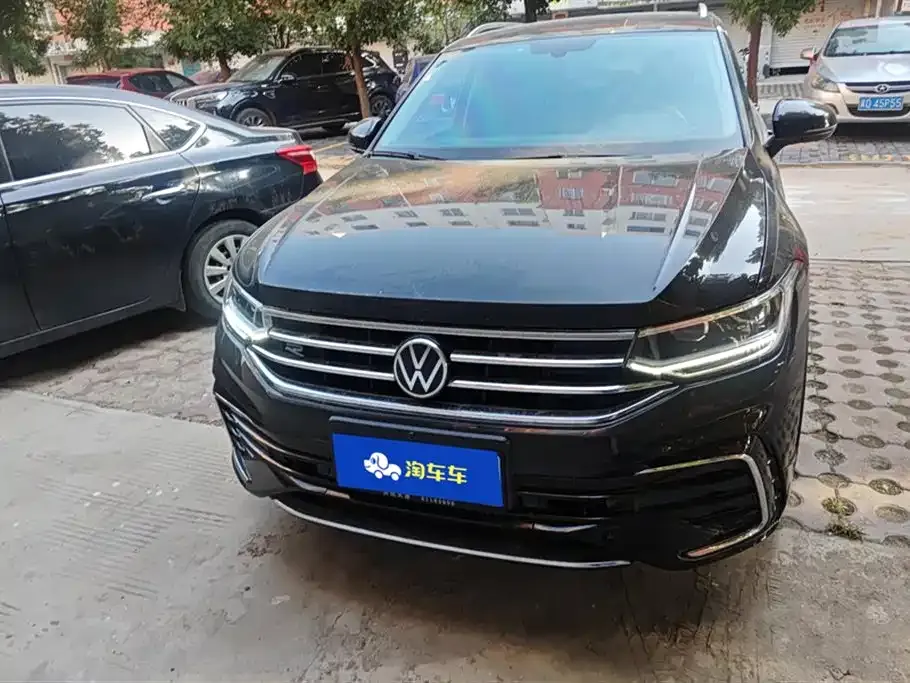 Volkswagen Tiguan L — фото 6