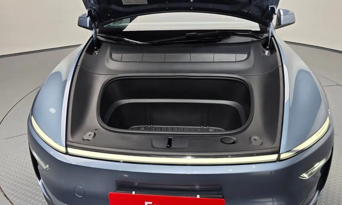 Tesla Model Y 2025 из KR, фото 6
