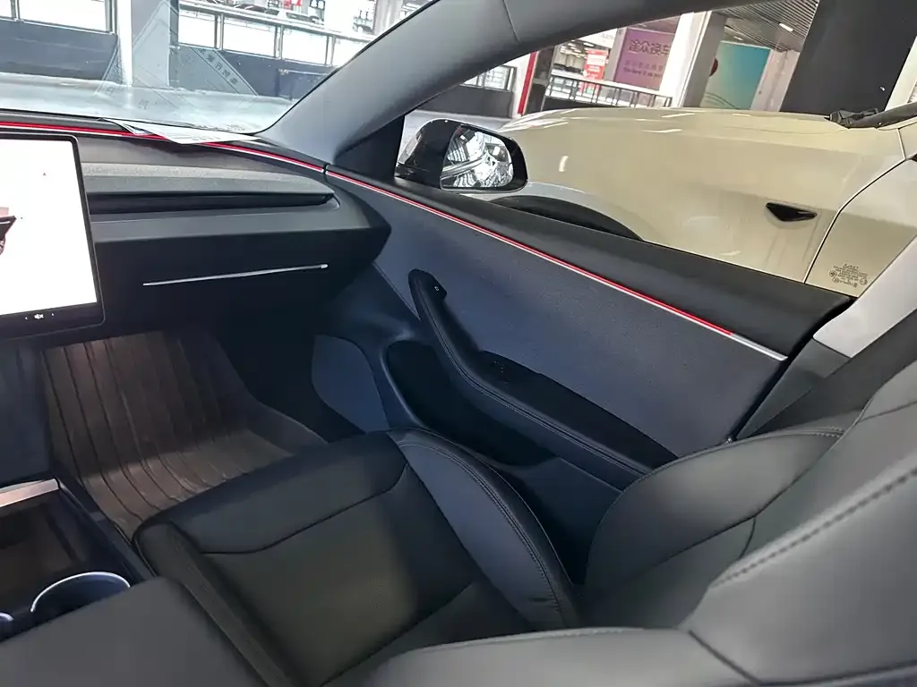 Tesla Model 3 — фото 6
