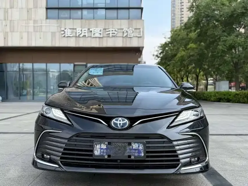 Toyota Camry — фото 7