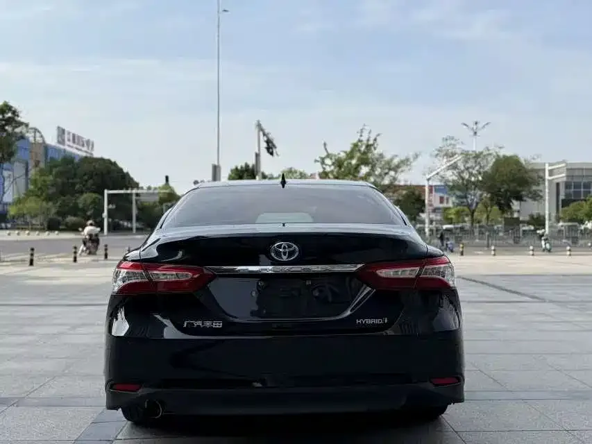 Toyota Camry — фото 4