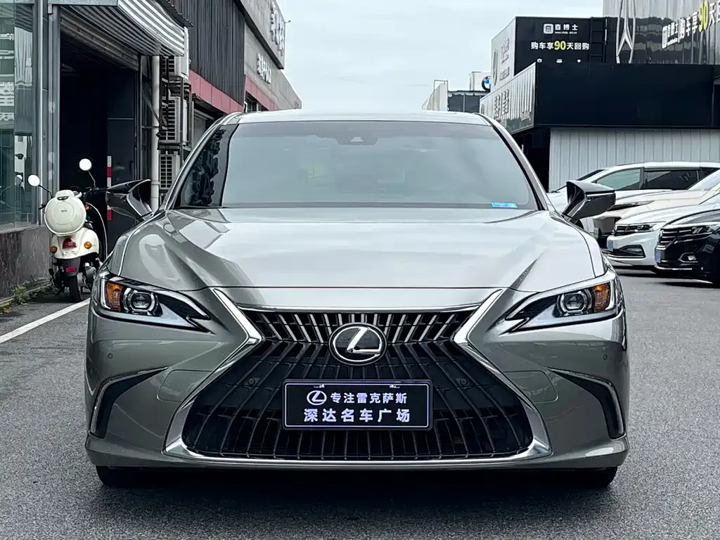 Lexus ES — фото 9