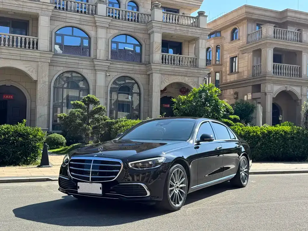 Mercedes-Benz S-Class — фото 1