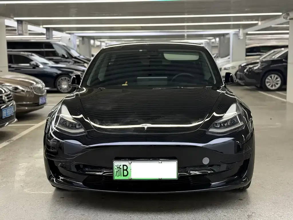 Tesla Model 3 — фото 4
