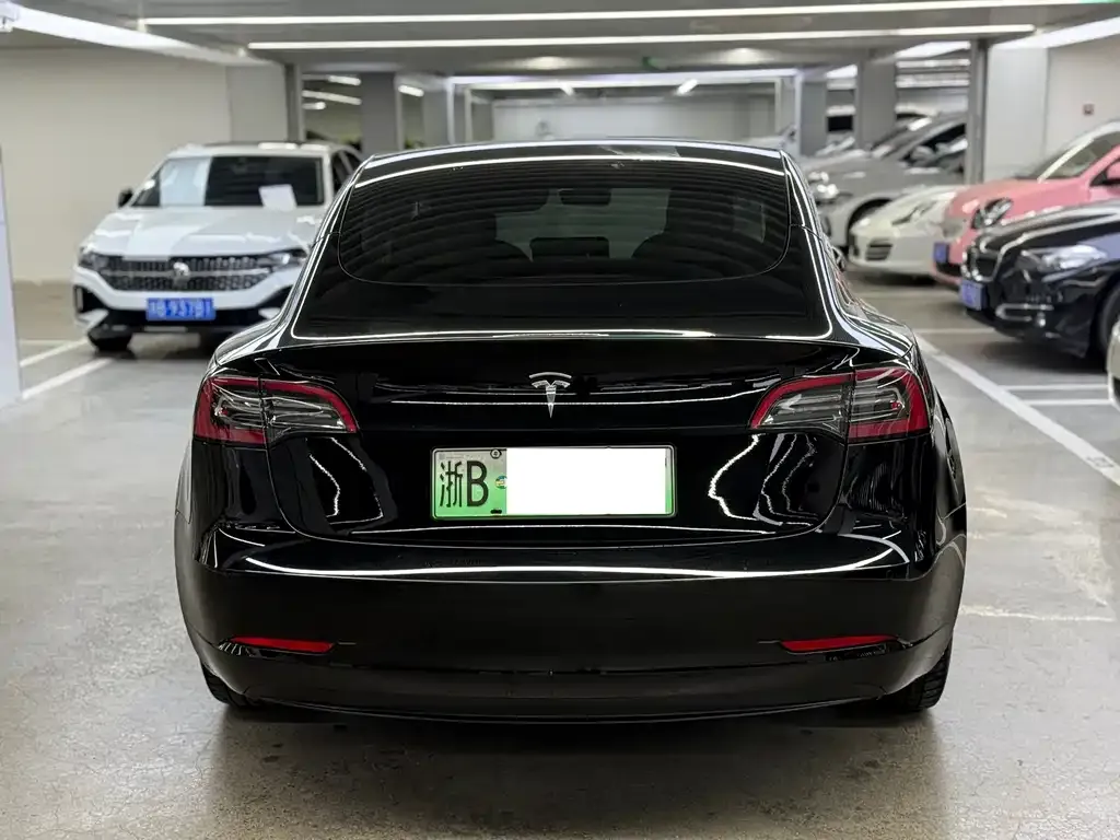 Tesla Model 3 — фото 7