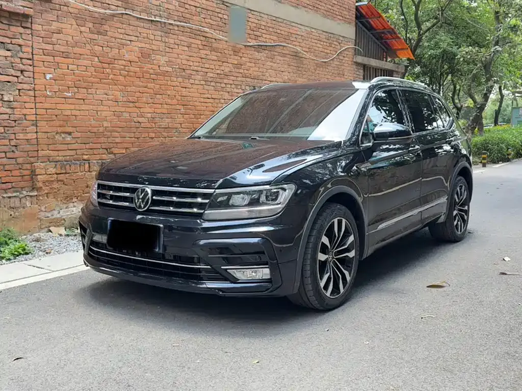 Volkswagen Tiguan L — фото 5