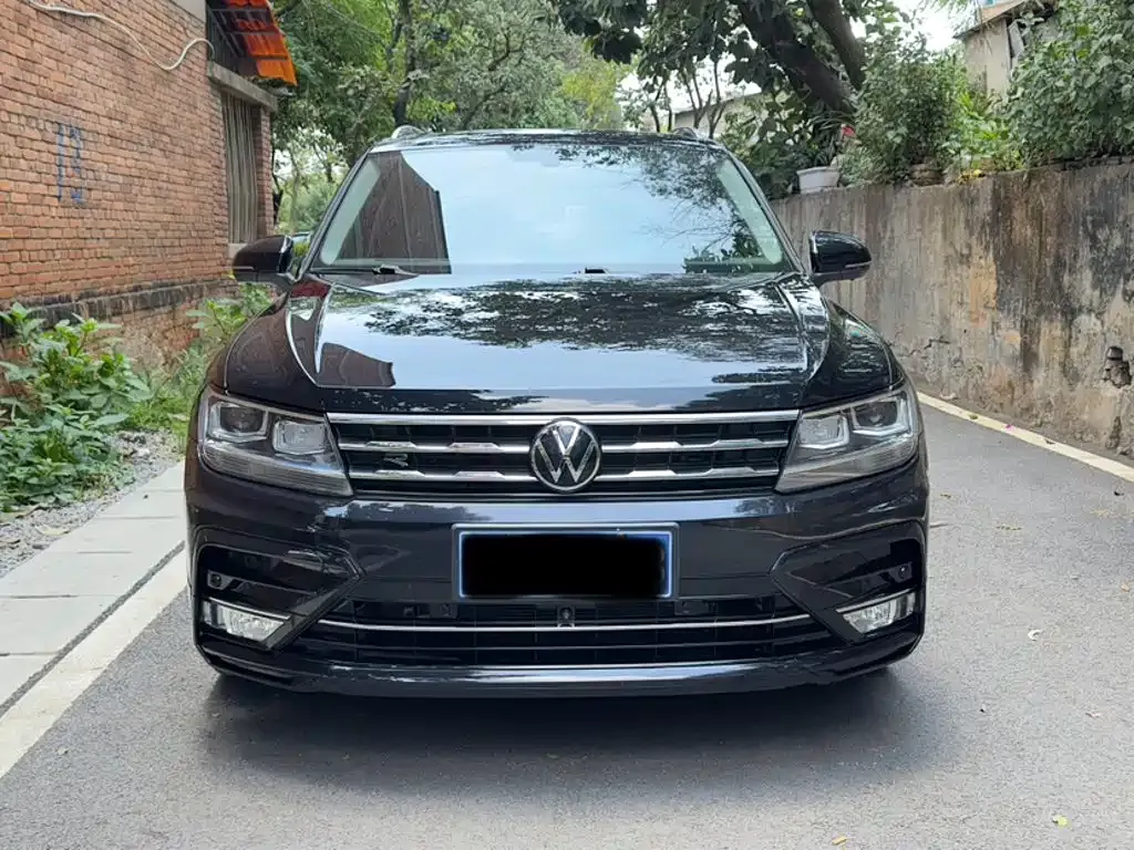 Volkswagen Tiguan L — фото 9