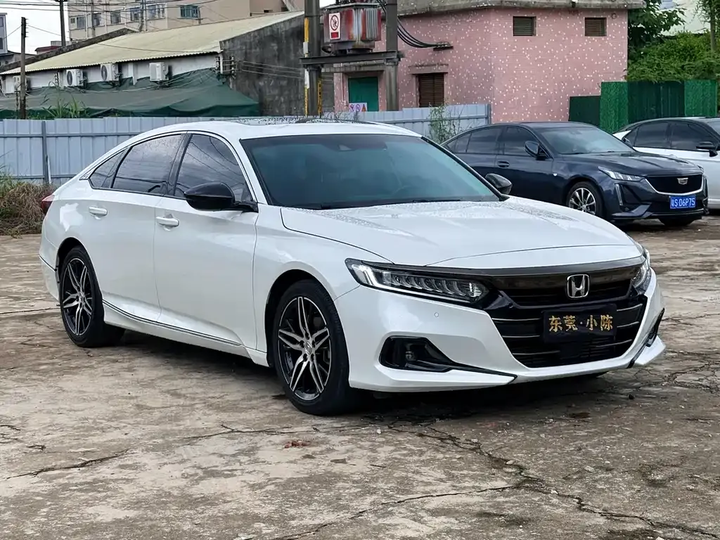 Honda Accord — фото 9