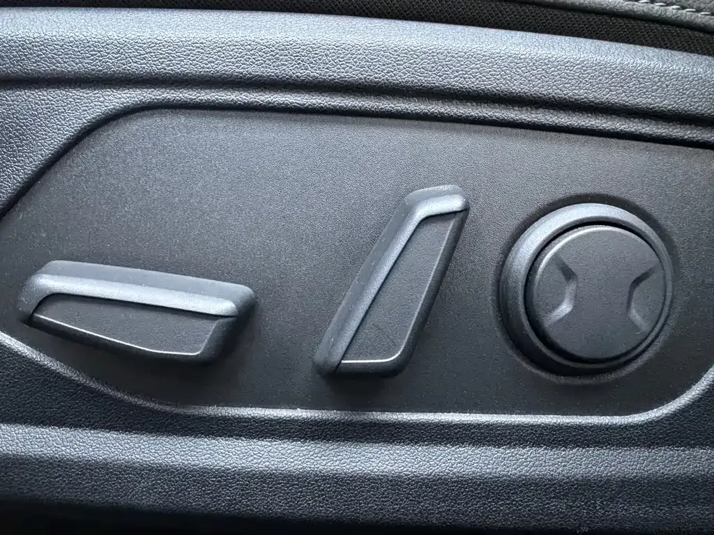 Hyundai Elantra — фото 10