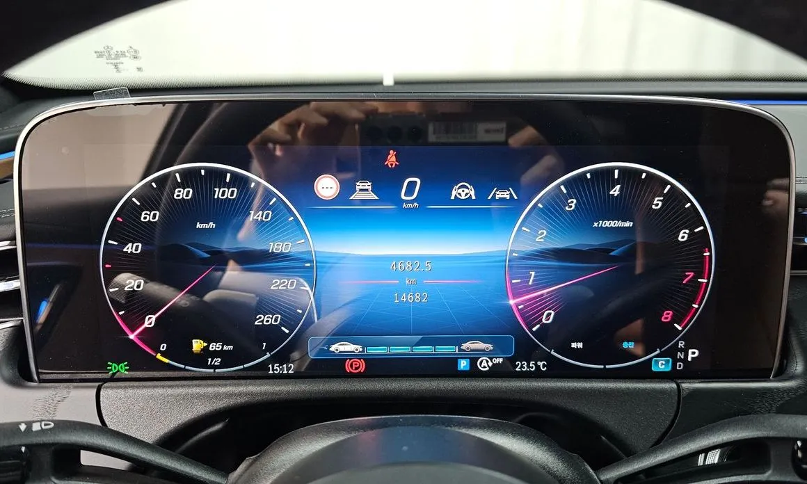 Mercedes-Benz E-Class 2025 из KR, фото 8
