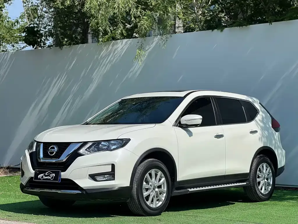 Nissan X-Trail — фото 1