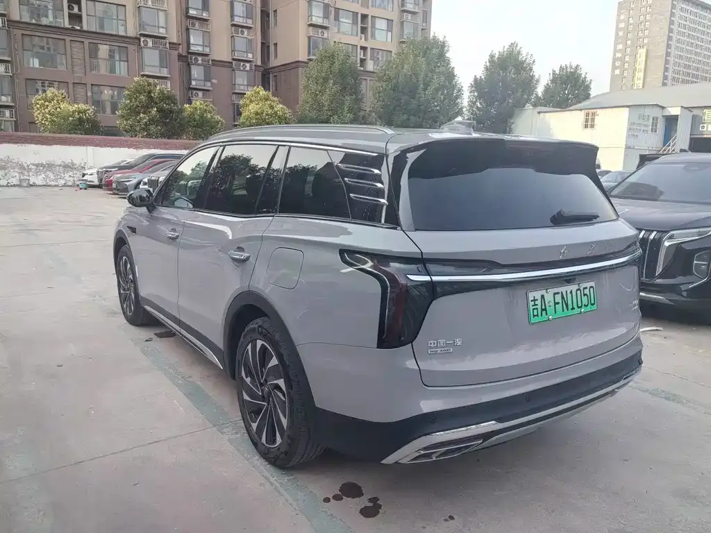 Hongqi HS7 PHEV — фото 10