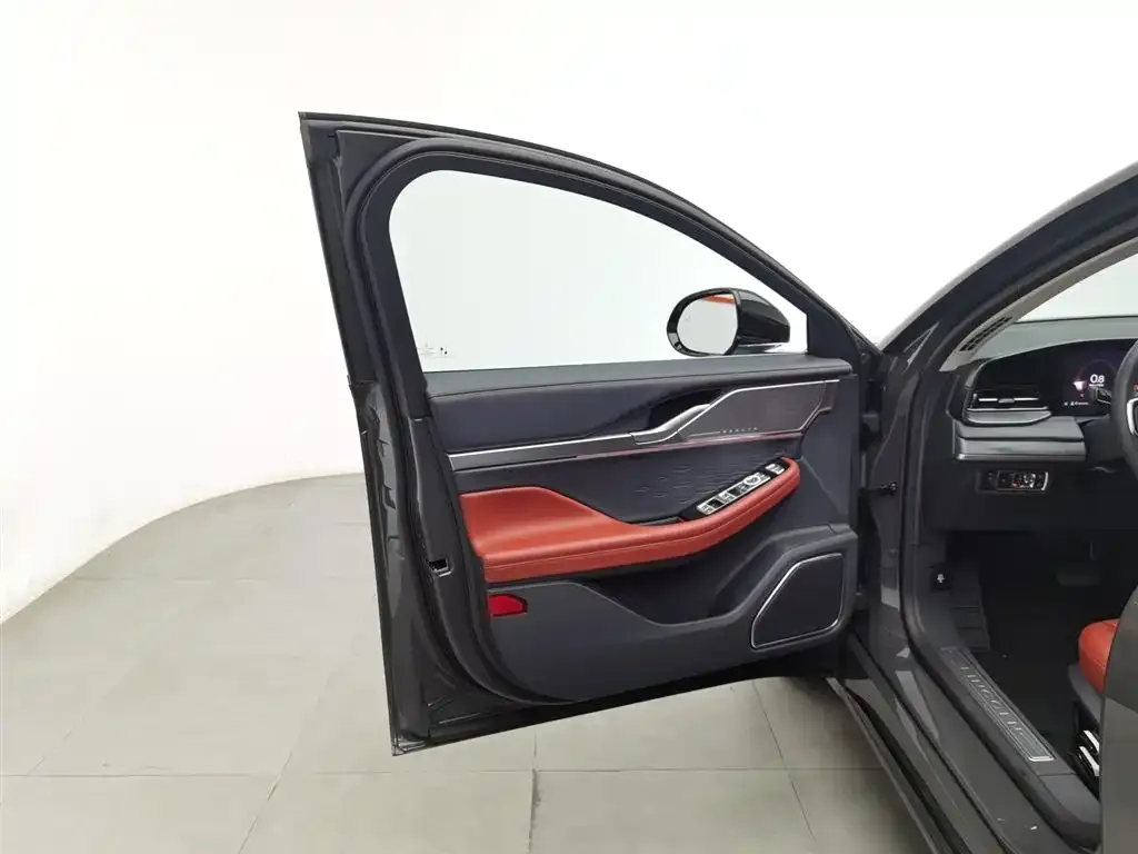 Lincoln Z 2023 из CN, фото 2