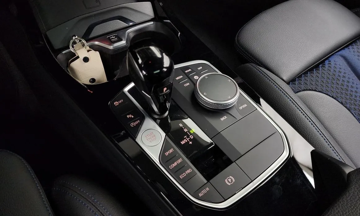 BMW 1-Series 2024 из KR, фото 10
