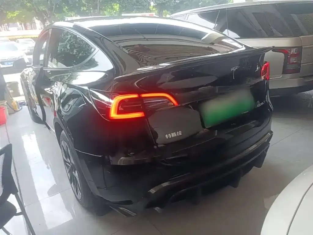 Tesla Model Y — фото 3
