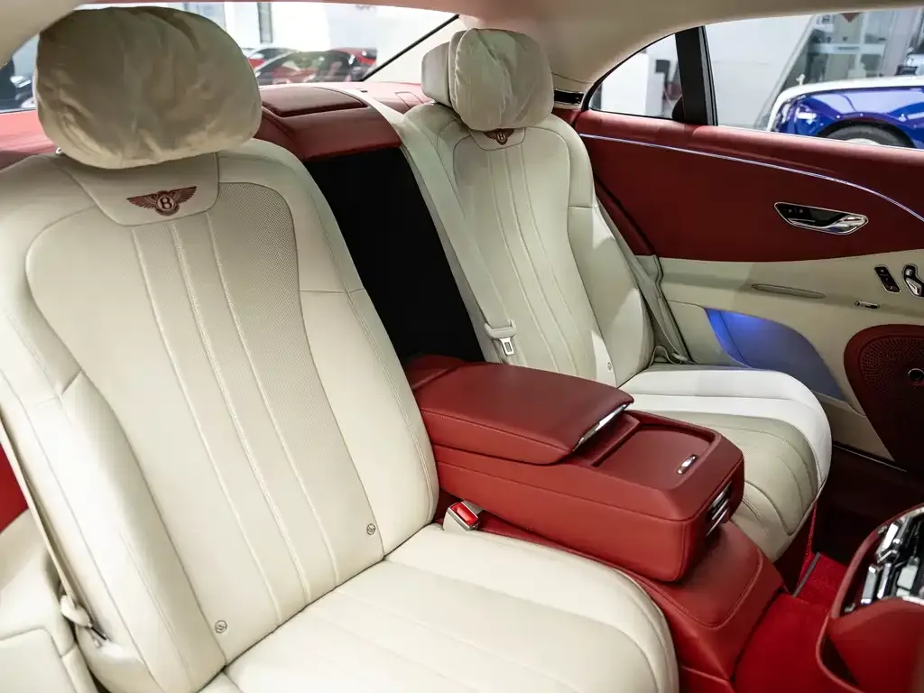 Bentley Flying Spur PHEV 2023 из CN, фото 9