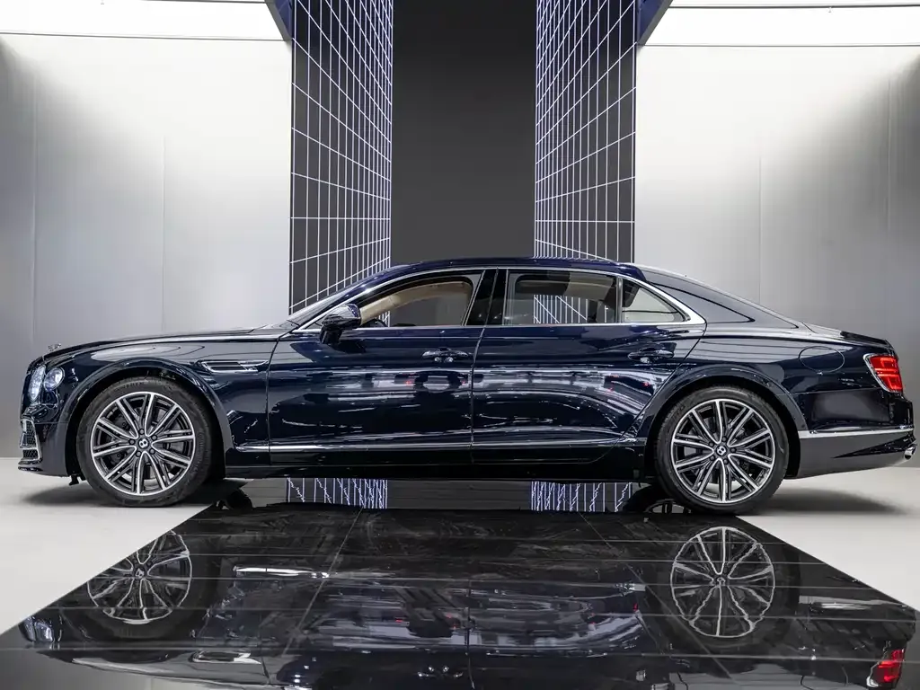 Bentley Flying Spur PHEV 2023 из CN, фото 5