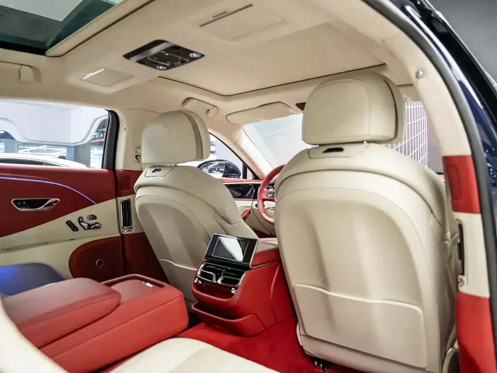 Bentley Flying Spur PHEV 2023 из CN, фото 2