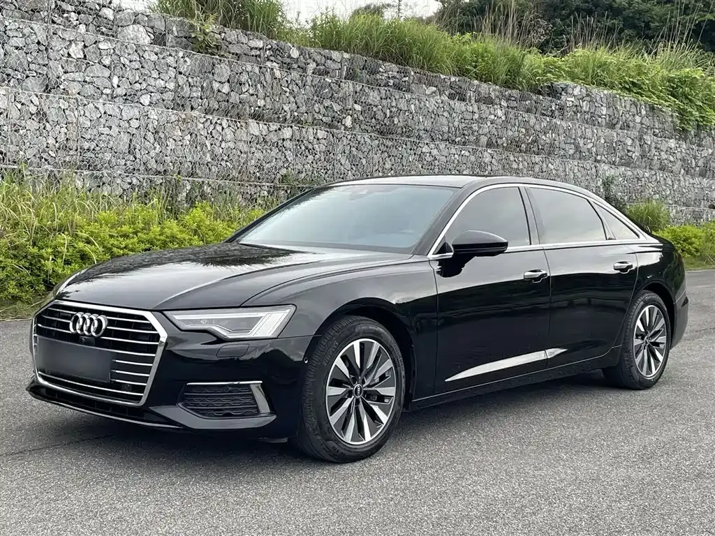 Audi A6L — фото 1