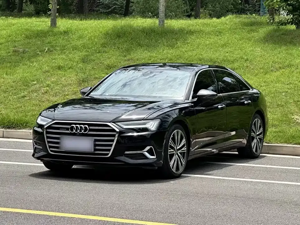 Audi A6L — фото 1