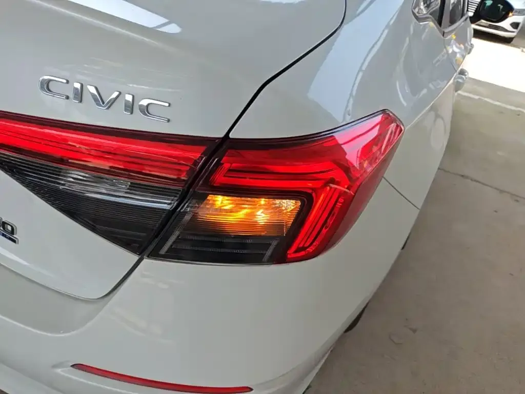 Honda Civic — фото 3