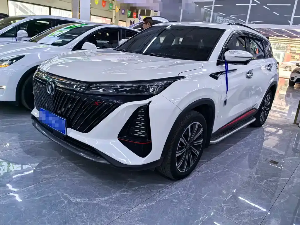 Changan CS75PLUS — фото 1