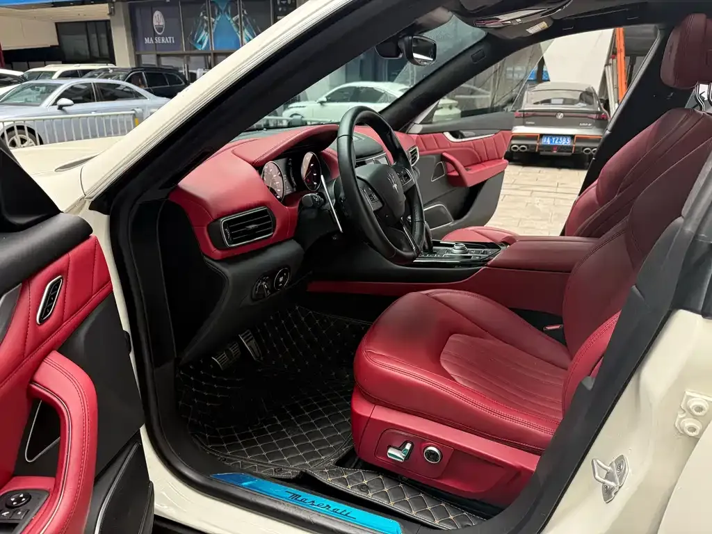 Maserati Levante 2023 из CN, фото 8