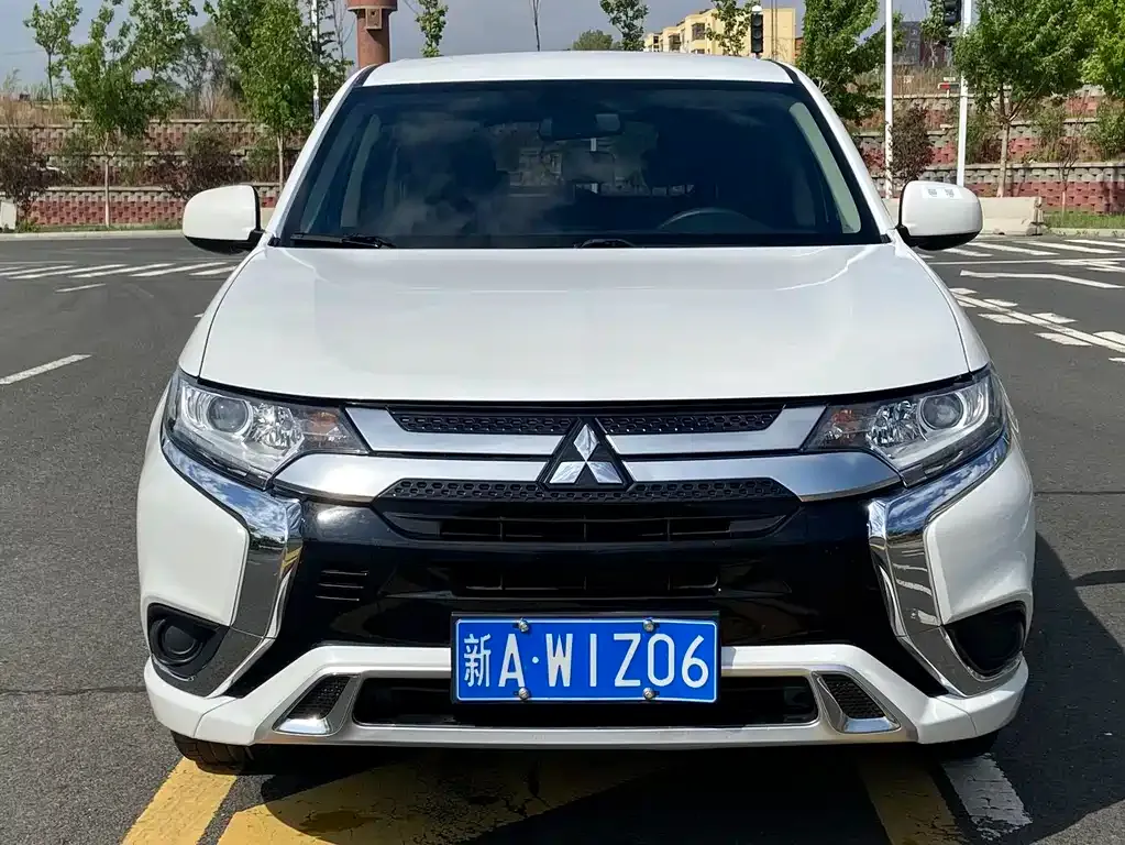 Mitsubishi Outlander — фото 6