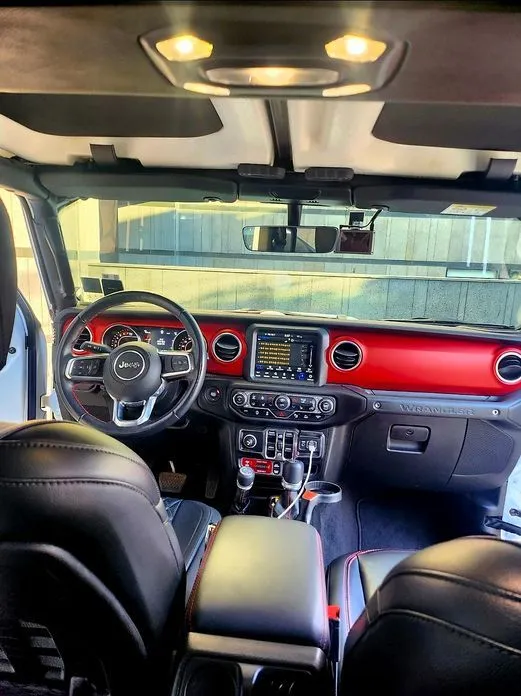 Jeep Wrangler — фото 8