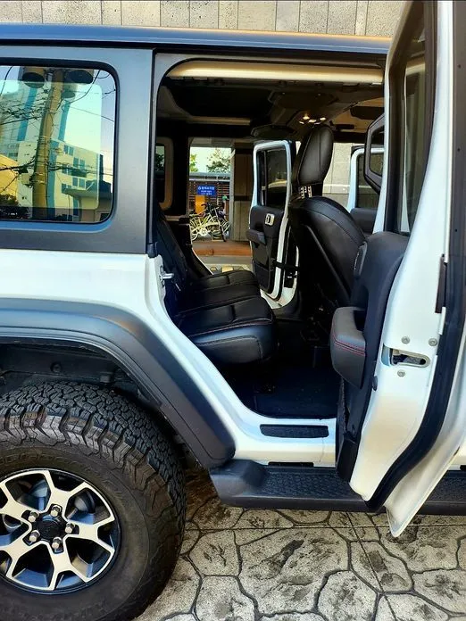 Jeep Wrangler — фото 2