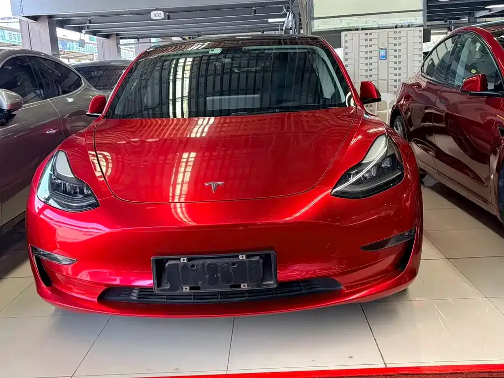 Tesla Model 3 — фото 7