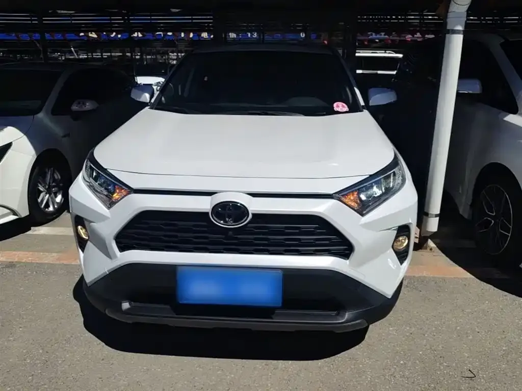 Toyota RAV4 — фото 4