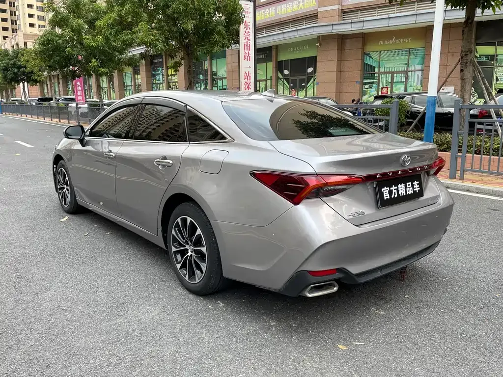 Toyota Avalon — фото 10