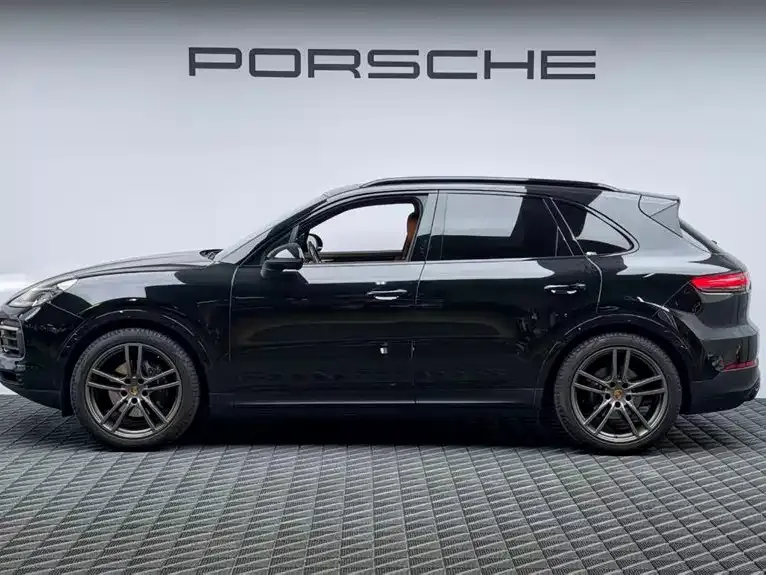 Porsche Cayenne — фото 10