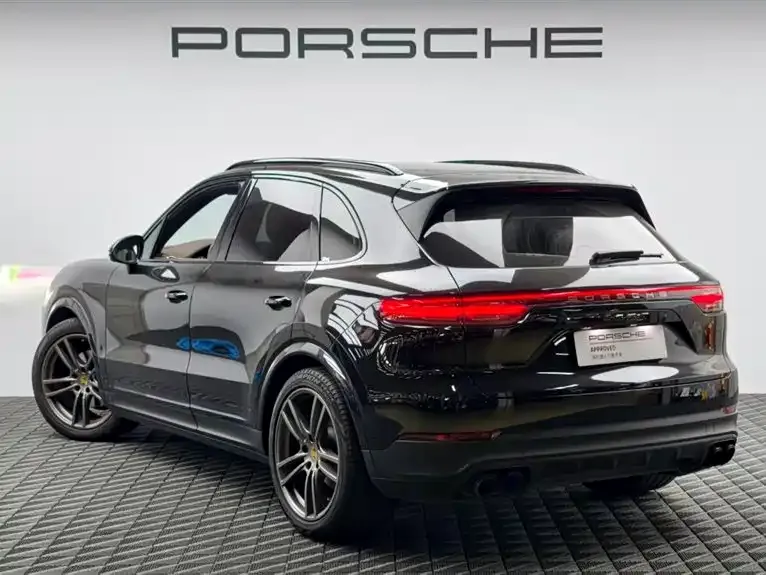 Porsche Cayenne — фото 7