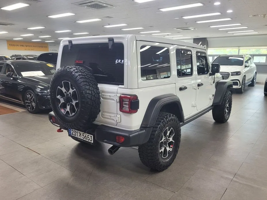 Jeep Wrangler — фото 7