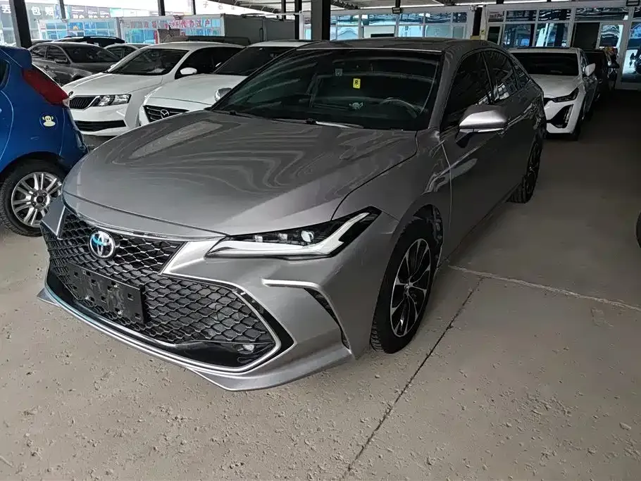Toyota Avalon — фото 1