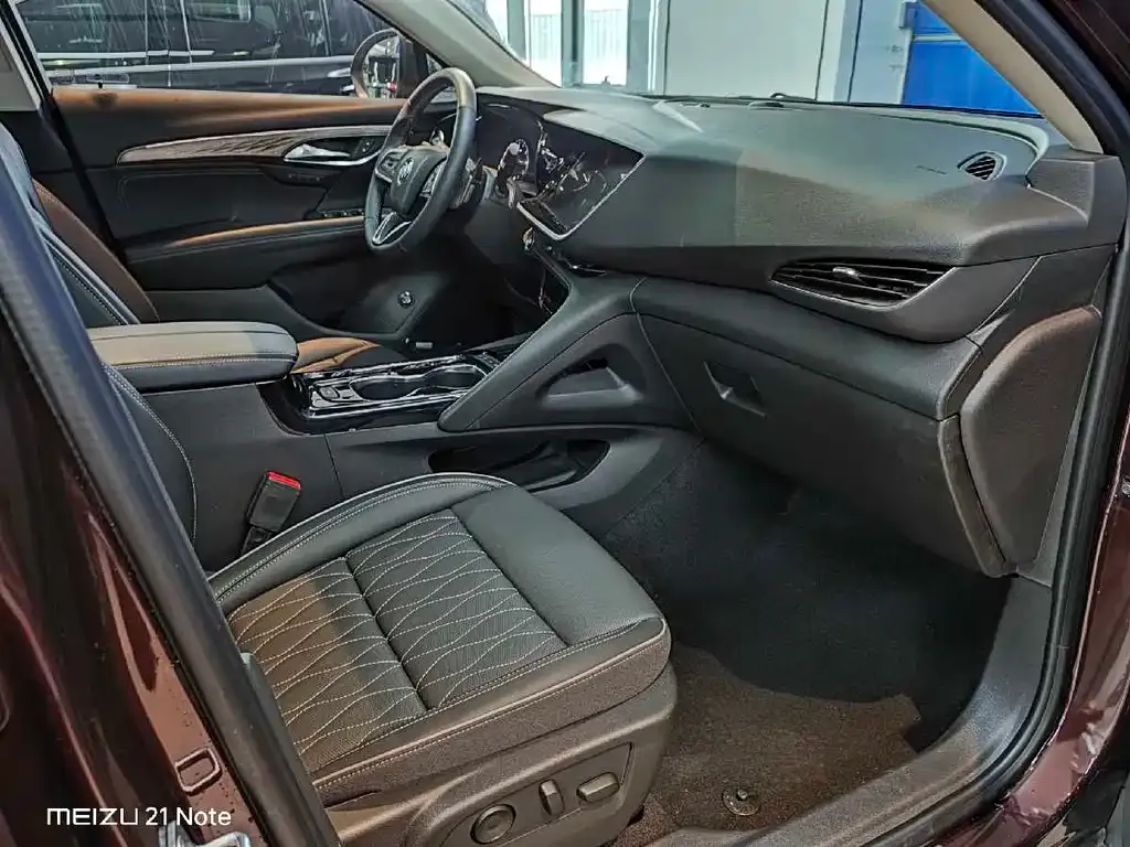 Buick Envision Plus — фото 9