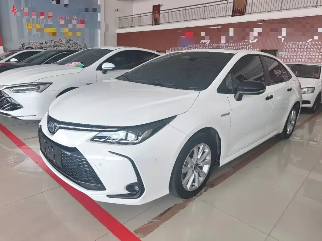 Toyota Corolla — фото 1