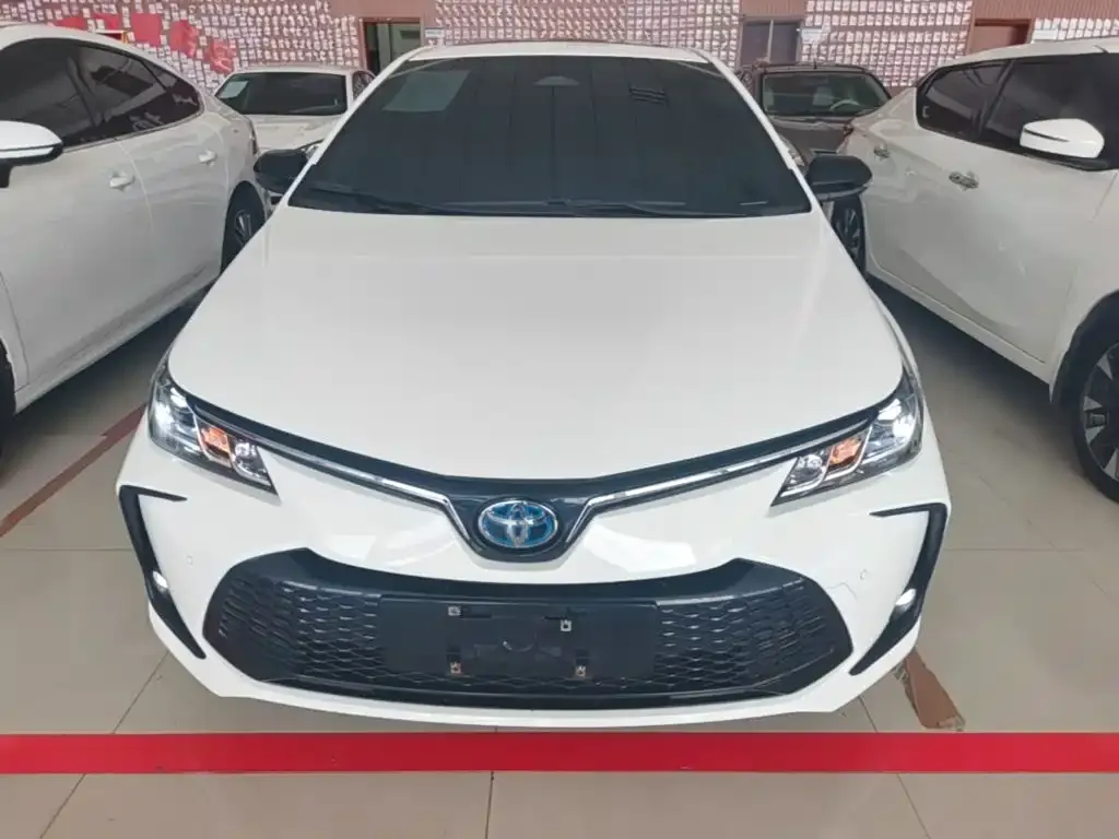 Toyota Corolla — фото 8