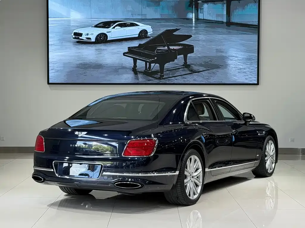 Bentley Flying Spur — фото 2