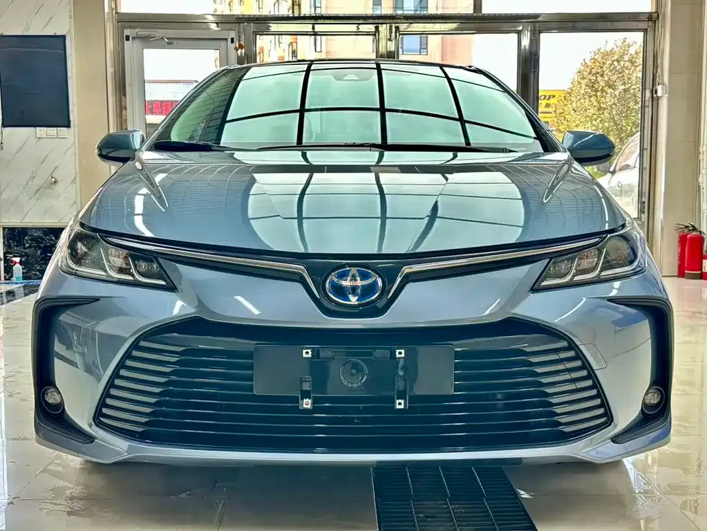 Toyota Corolla — фото 5