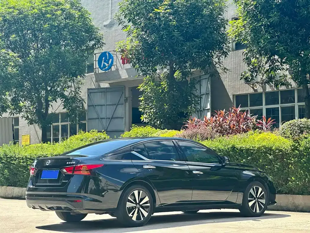 Nissan Teana — фото 9
